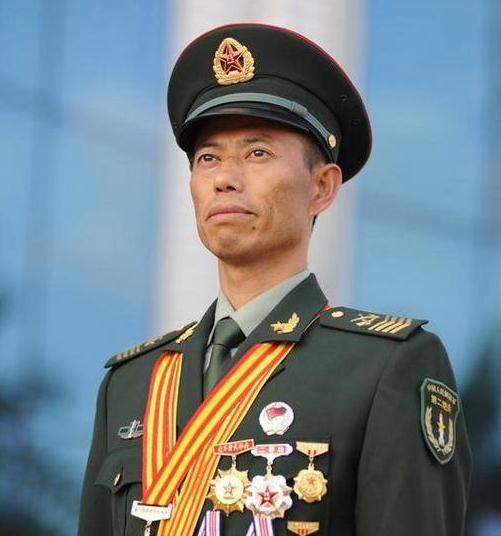 軍士長是什麼軍銜一級軍士長是什麼級別一級軍士長退休後享受什麼待遇