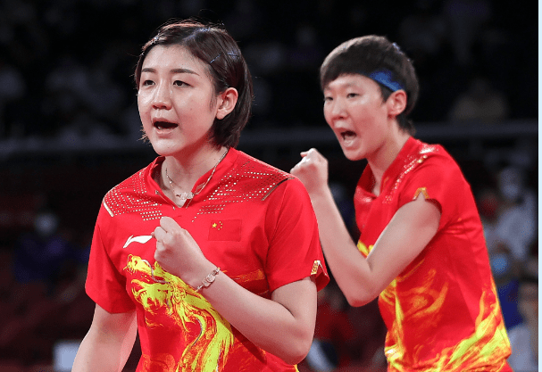 中国女乒3比0日本卫冕女团冠军 陈梦说自己蹭了个冠军