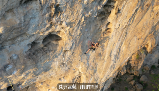 岁少年完成5.14A中国攀岩是怎么回事，关于中国青少年攀岩的新消息。"