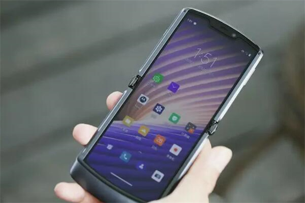 õ֮ս۵ֻmoto razr 5G(20209·)